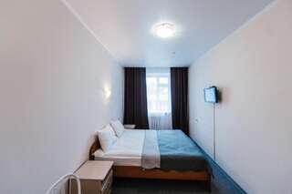 Отель Декабрист Серова 30 Чита Двухместный номер с 1 кроватью или 2 отдельными кроватями-5